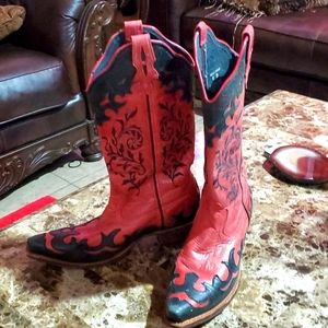 Twisted X, Size 8B Red and Black